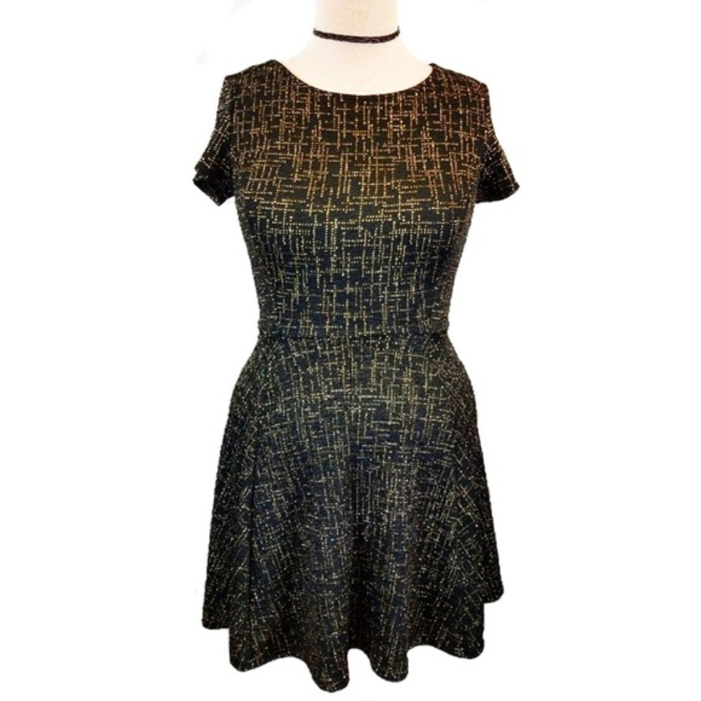 NWT Creative Commune Maryn Textured Knit Dress L